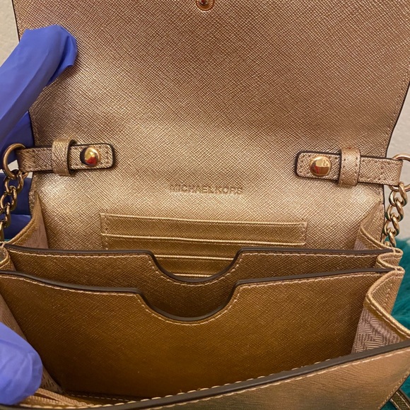 Michael Kors Gold Leather Smartphone Crossbody - Picture 6 of 10